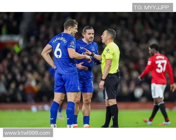 曼联0-1十人埃弗顿！客队内讧染红反获益，阿莫林战术笼统路程悲